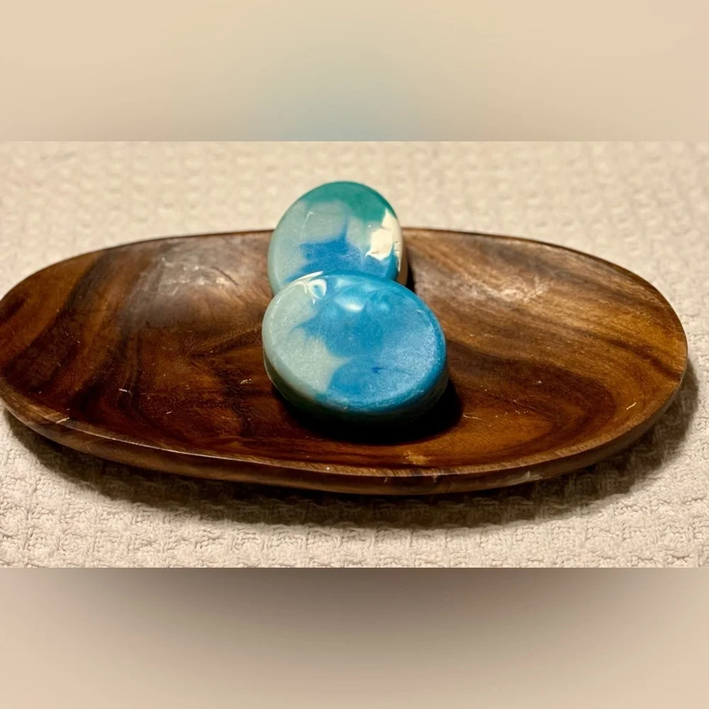 One set left- Hand crafted set of two artisan guest soaps - Picture 3 of 6